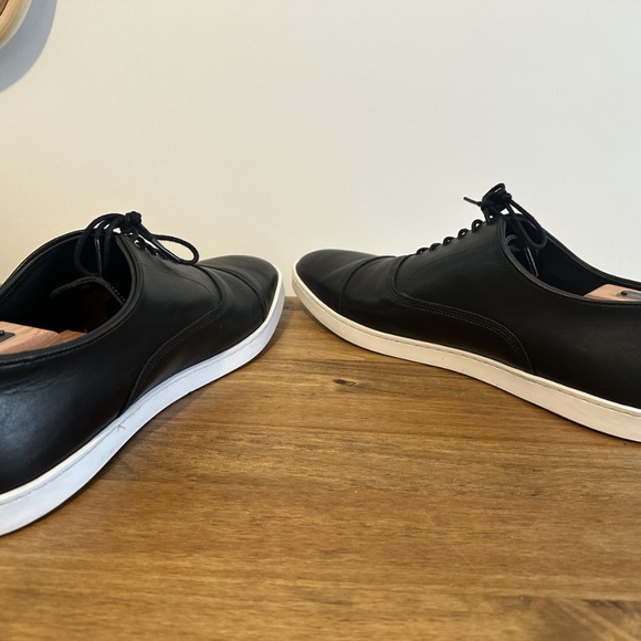 Allen Edmonds \